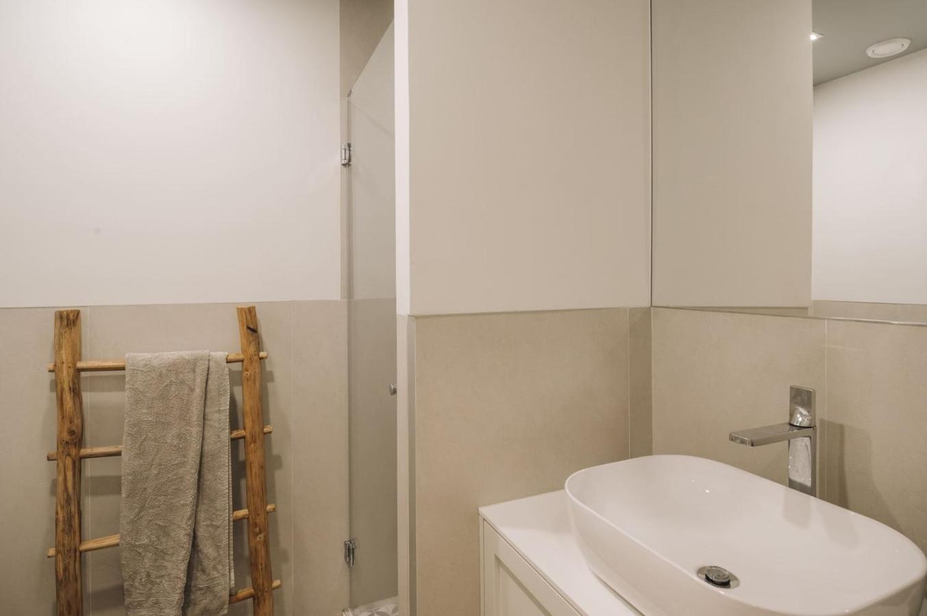 Apartment Martos - 1 Bedroom And Terrace In Santos Lissabon